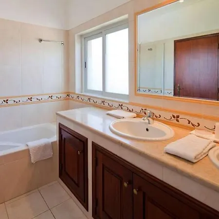 Villa Charming Carvoeiro Casa Gina 4 Bedrooms Rooftop Terrace Perfect For Families Carvoeiro (Lagoa)